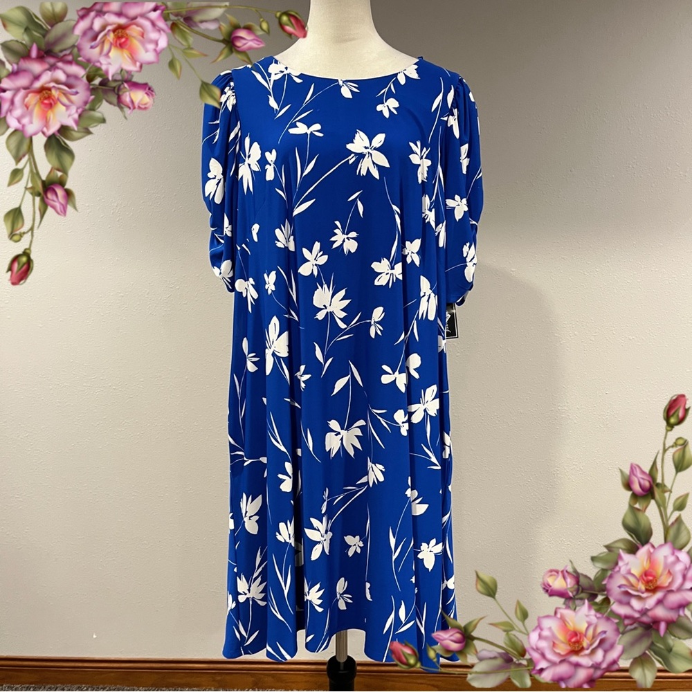 Jessica Howard Blue and White Floral Short‎ Sleeve stretchy plus size Midi Dress